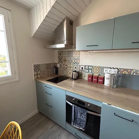 Les Pieds Dans L'eau A Sur *